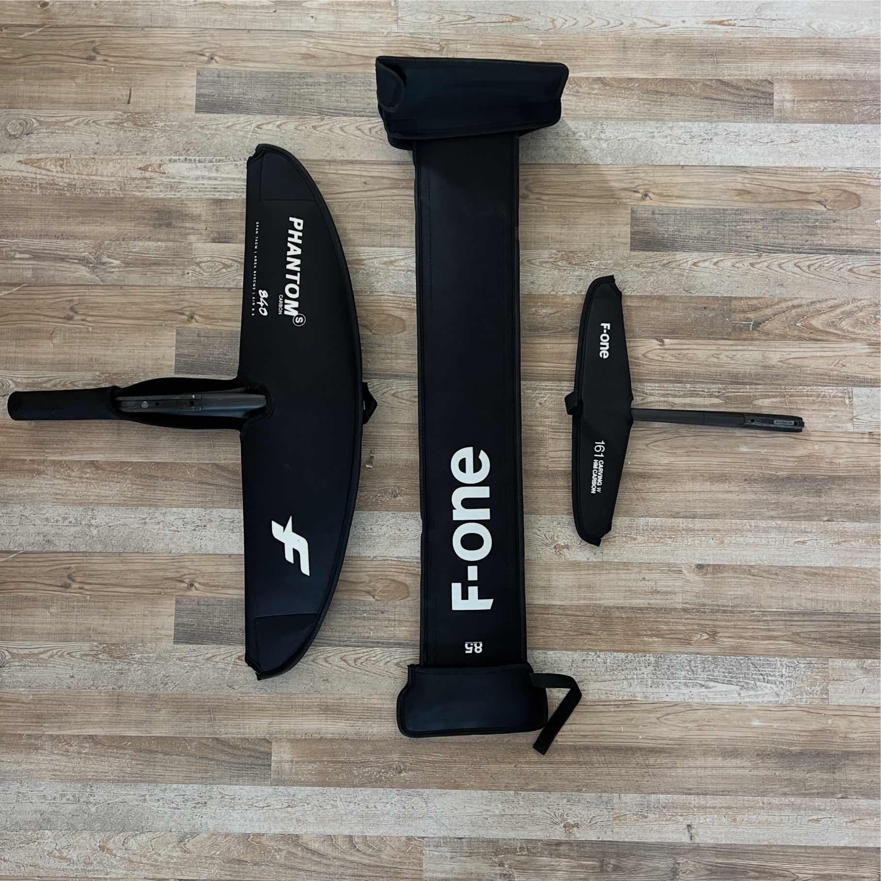 F-One PHANTOM S CARBON 840 + CARVING W  XS 161 + Carbon Mast 16mm 85